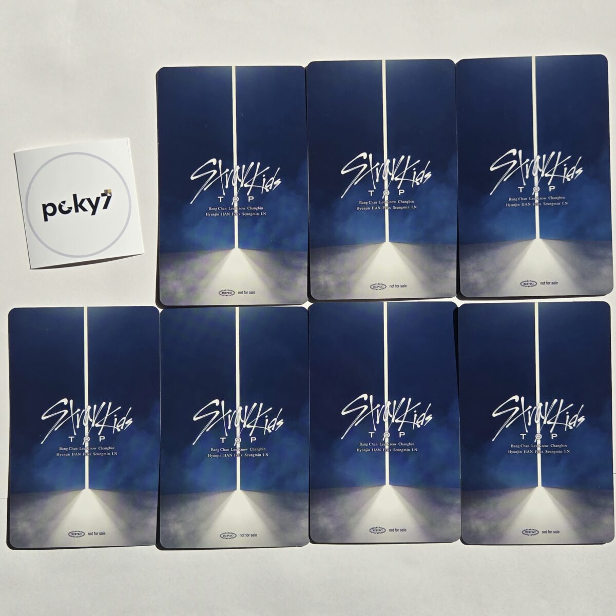 stray-kids-top-japanese-ver-album-photocard-2 Stray Kids CIRCUS Limited B Photocard