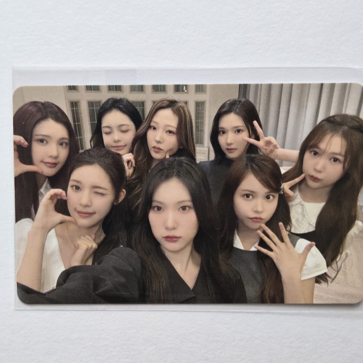 hearts2hearts FOCUS Weverse POB photocard