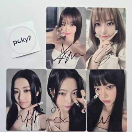 Le Sserafim Hot UMS Lucky Draw Signed Photocard