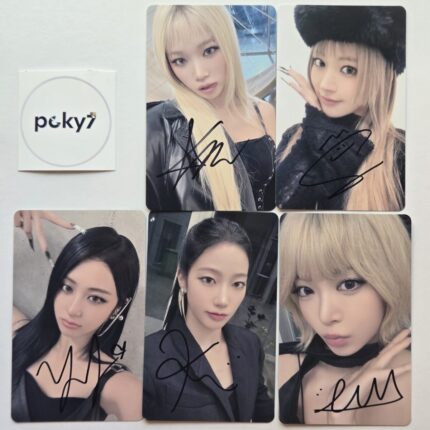 Le Sserafim Hot Weverse Lucky Draw Signed Photocard