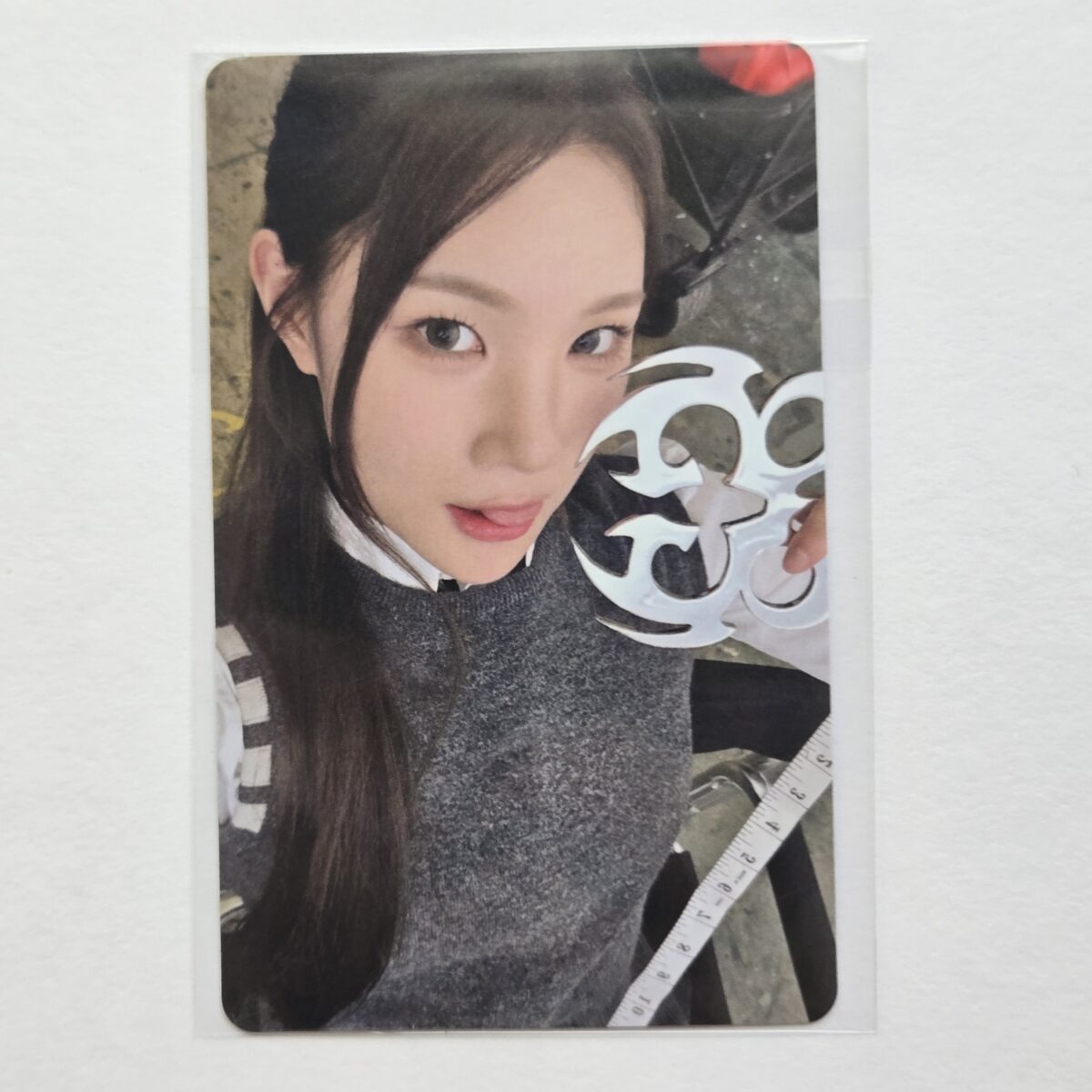 hearts2hearts FOCUS Weverse POB photocard