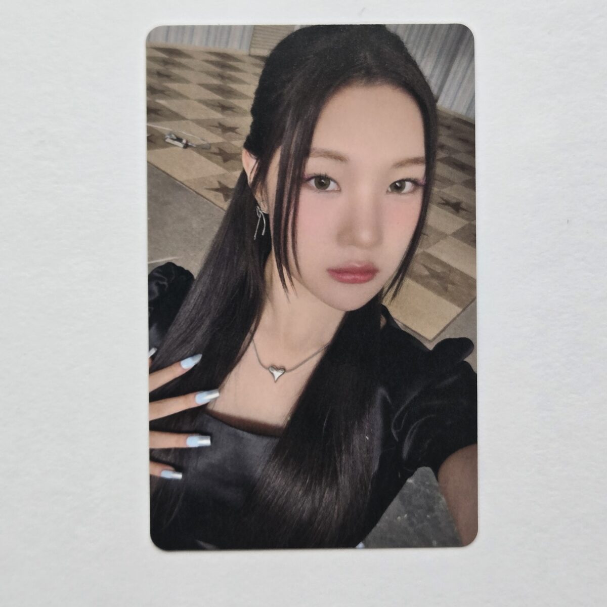 hearts2hearts FOCUS HMV LUCKY DRAW photocard