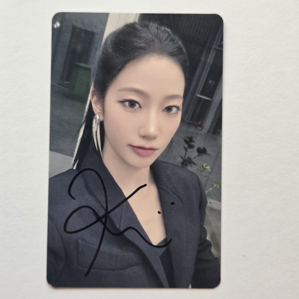 Le Sserafim Hot Weverse Lucky Draw Signed Photocard