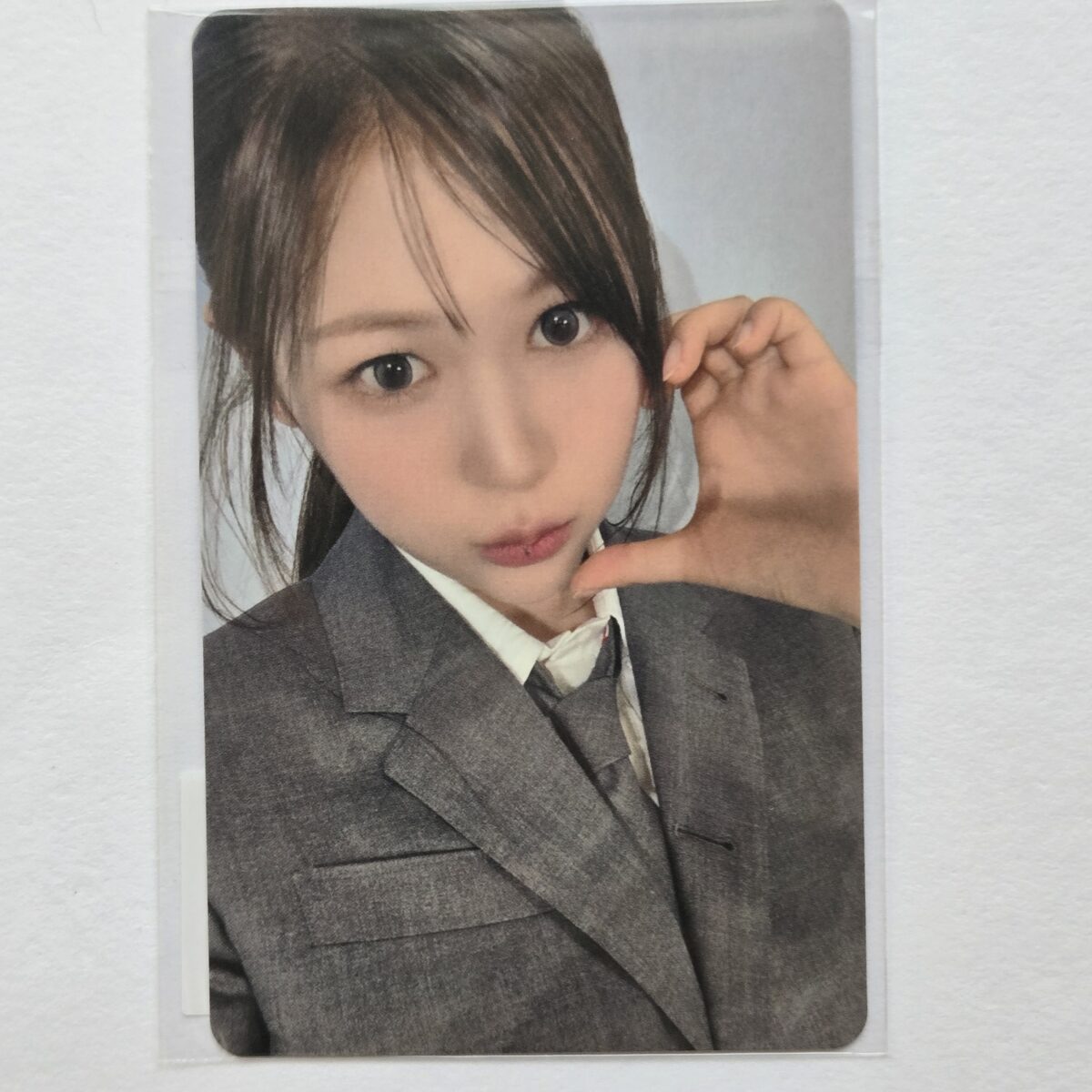hearts2hearts FOCUS Weverse POB photocard