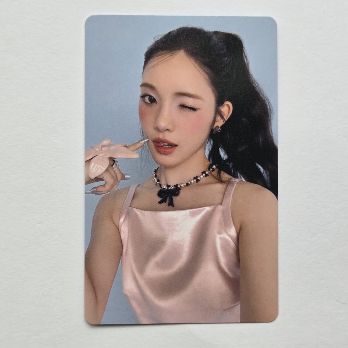 hearts2hearts FOCUS HMV LUCKY DRAW photocard